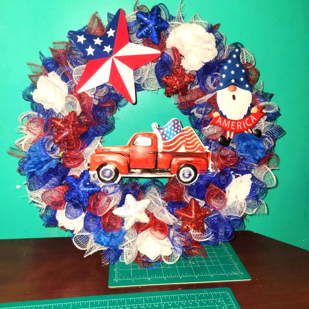 Hand crafted Fourth of July wreath 14in